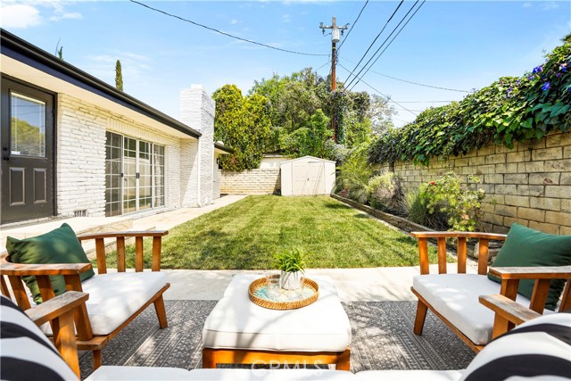 Detail Gallery Image 40 of 51 For 18324 Sylvan St, Tarzana,  CA 91335 - 4 Beds | 2 Baths