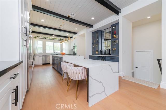 Detail Gallery Image 12 of 61 For 451 Avenida Esplendor, Walnut,  CA 91789 - 6 Beds | 6/1 Baths