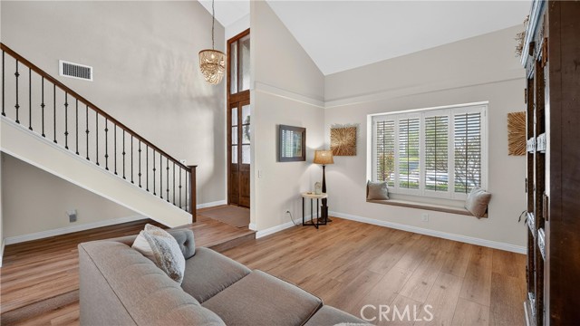 Detail Gallery Image 5 of 44 For 6624 E Leafwood, Anaheim,  CA 92807 - 4 Beds | 2/1 Baths