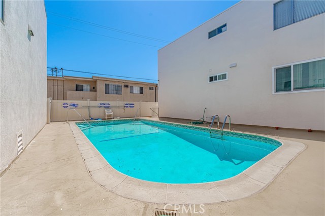 Detail Gallery Image 28 of 37 For 5376 Fairview Bld #205,  Los Angeles,  CA 90056 - 3 Beds | 3 Baths