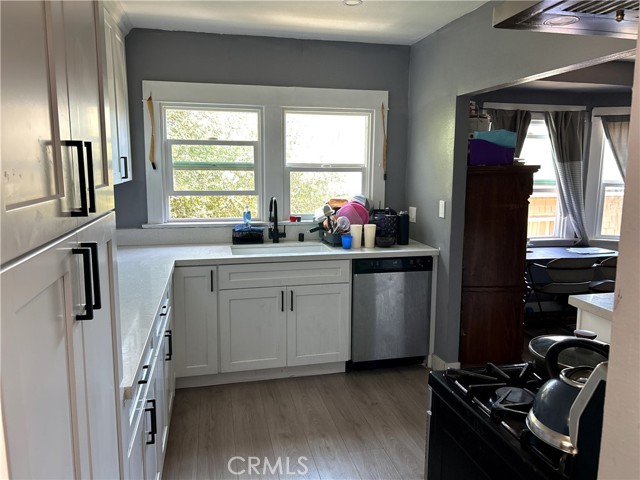 328 Vista Place, Los Angeles CA: https://media.crmls.org/medias/f020e540-c174-43ec-b226-24a8a48b1d93.jpg