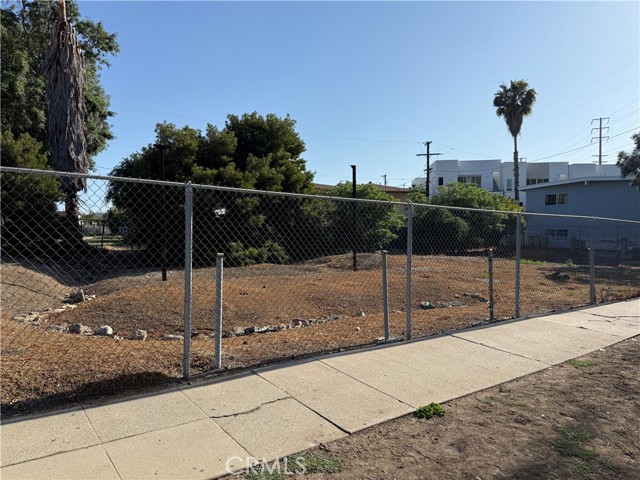 Detail Gallery Image 2 of 6 For 3450 Fletcher Dr, Los Angeles,  CA 90065 - – Beds | – Baths