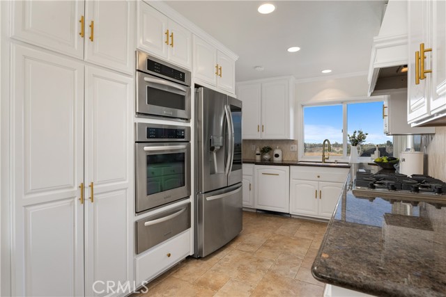 Detail Gallery Image 18 of 47 For 2621 Vista Ornada, Newport Beach,  CA 92660 - 3 Beds | 2/1 Baths