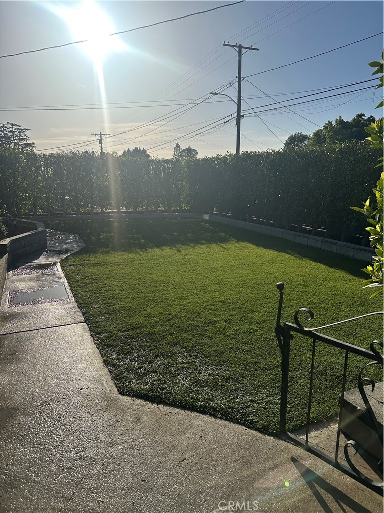 https://media.crmls.org/medias/f022dc88-2ef0-40e0-8386-b1b985a5683b.jpg?preset=X-Large