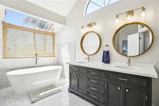 21391 Birdhollow Drive, Trabuco Canyon CA: https://media.crmls.org/medias/f02382e9-500e-46f8-81b6-d3b8fa3fea8c.jpg