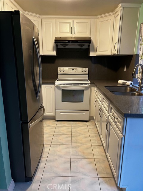 Detail Gallery Image 7 of 11 For 1304 Elm #13,  San Gabriel,  CA 91775 - 2 Beds | 2 Baths