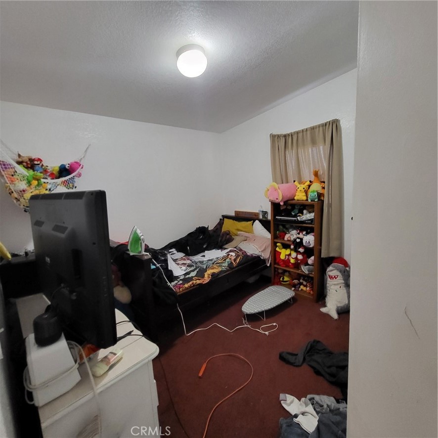 https://media.crmls.org/medias/f023e273-41f8-49f4-9521-0cec19dcafbd.jpg?preset=X-Large