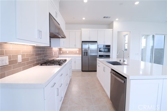 Detail Gallery Image 7 of 29 For 647 Gadwall, Irvine,  CA 92618 - 5 Beds | 4 Baths