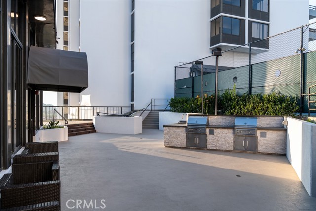 Detail Gallery Image 53 of 57 For 343 Pioneer Dr #504,  Glendale,  CA 91203 - 3 Beds | 2 Baths