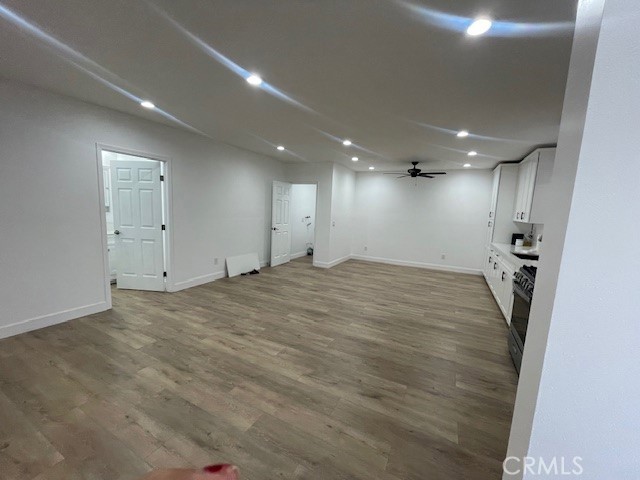 https://media.crmls.org/medias/f02689e5-b1b4-49d8-b2b5-845cd4cb26e3.jpg?preset=X-Large