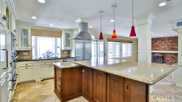 20931 Avenida Amapola, Lake Forest CA: https://media.crmls.org/medias/f026b360-330d-4fcc-9350-d30b5a6e36b0.jpg
