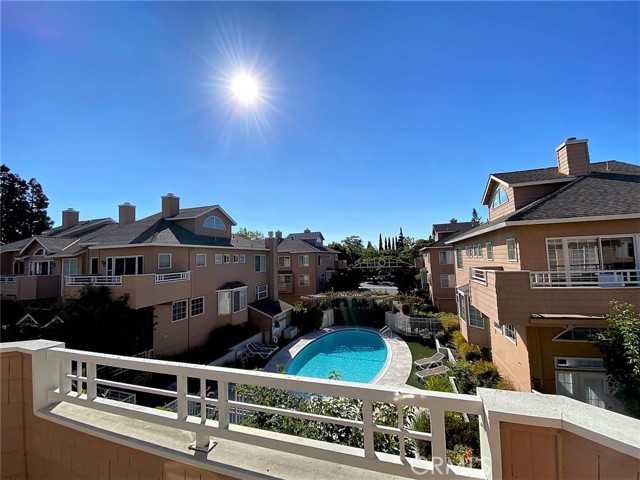 444 San Antonio Road, Palo Alto CA: https://media.crmls.org/medias/f0276b86-ae94-429d-ae8b-6600739b2ff8.jpg