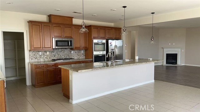 Detail Gallery Image 11 of 37 For 14950 Henry St, Corona,  CA 92880 - 4 Beds | 3 Baths