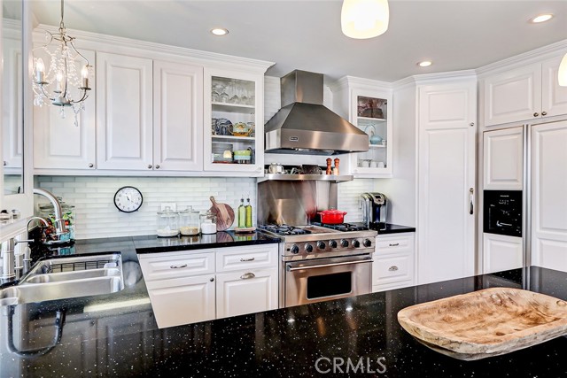 Detail Gallery Image 9 of 33 For 1736 1st St, Manhattan Beach,  CA 90266 - 3 Beds | 2 Baths