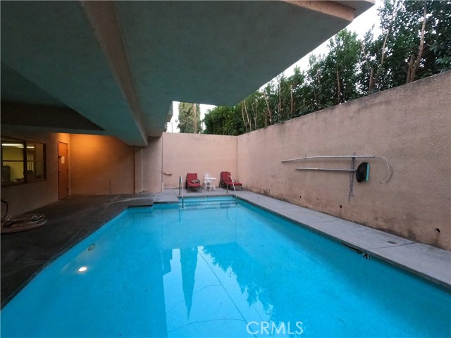 Detail Gallery Image 11 of 17 For 5060 Kester Ave #101,  Sherman Oaks,  CA 91403 - 1 Beds | 1 Baths
