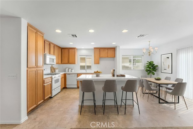 Detail Gallery Image 5 of 38 For 45334 Stadium, Lancaster,  CA 93535 - 4 Beds | 2 Baths