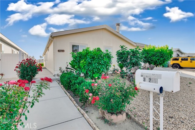 Detail Gallery Image 3 of 34 For 38211 Camino Cinife, Murrieta,  CA 92563 - 3 Beds | 2 Baths