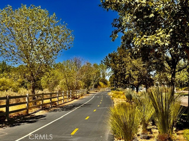 Detail Gallery Image 24 of 24 For 24081 Stone Creek Dr, Valencia,  CA 91354 - 3 Beds | 2/1 Baths