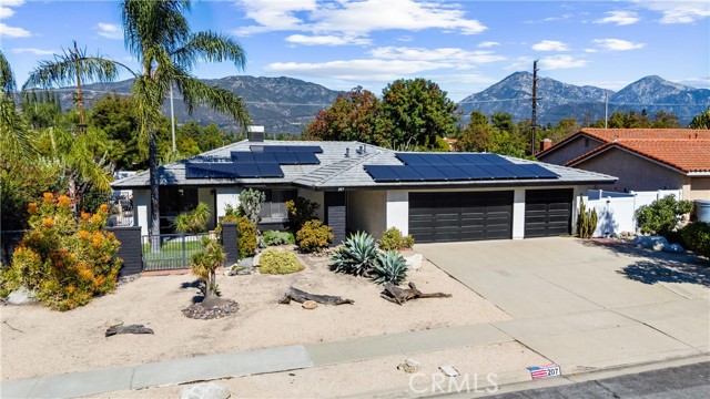 Detail Gallery Image 2 of 64 For 207 E Blue Mountain, Claremont,  CA 91711 - 3 Beds | 2 Baths