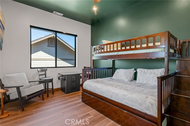 807 Cameron Drive, Big Bear Lake, CA 92315