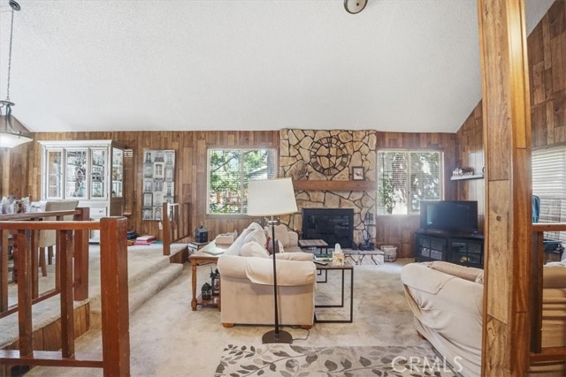 Detail Gallery Image 11 of 68 For 31051 Wild Oak, Running Springs,  CA 92382 - 3 Beds | 2/1 Baths