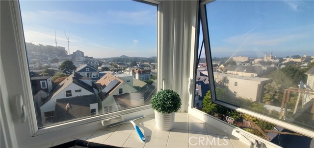 Detail Gallery Image 9 of 27 For 905 Ashbury, San Francisco,  CA 94117 - – Beds | – Baths