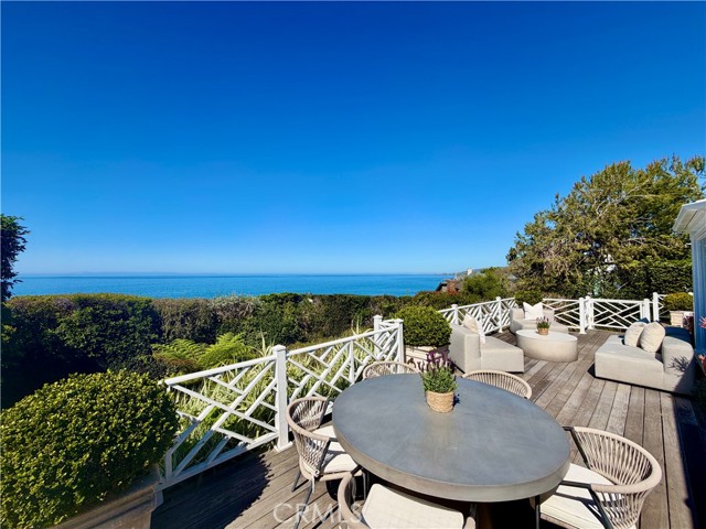 Detail Gallery Image 16 of 41 For 31571 Bluff Dr, Laguna Beach,  CA 92651 - 3 Beds | 3 Baths