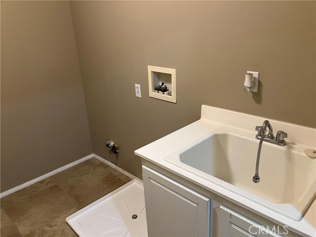 Detail Gallery Image 19 of 46 For 6442 Lotus St, Corona,  CA 92880 - 5 Beds | 3/1 Baths