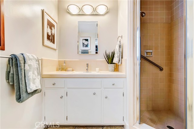 4532 Del Moreno Drive, Woodland Hills CA: https://media.crmls.org/medias/f02ccc7c-c4b0-4dc9-a5f4-53268f18cd4e.jpg
