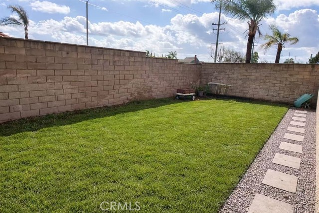 Detail Gallery Image 10 of 10 For 17094 Cambria, Fontana,  CA 92336 - 4 Beds | 2/1 Baths