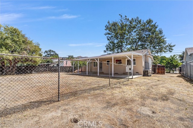 7607 Greg Avenue, Sun Valley CA: https://media.crmls.org/medias/f02ceb48-6d01-443a-bfb4-75e57e45a1f6.jpg