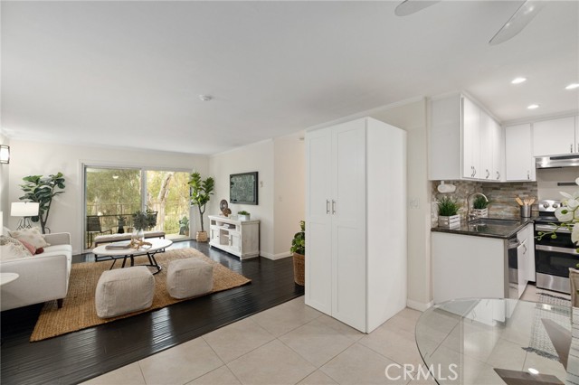 1108 Camino Real, Redondo Beach, California 90277, 2 Bedrooms Bedrooms, ,1 BathroomBathrooms,Residential,Sold,Camino Real,SB21221645