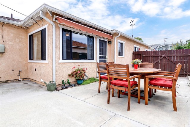 2906 Perkins Lane, Redondo Beach, California 90278, 4 Bedrooms Bedrooms, ,2 BathroomsBathrooms,Residential,Sold,Perkins,SB23084856