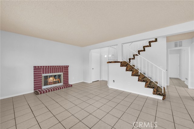 Detail Gallery Image 6 of 34 For 15400 Canyonstone Dr, Moreno Valley,  CA 92551 - 3 Beds | 2/1 Baths