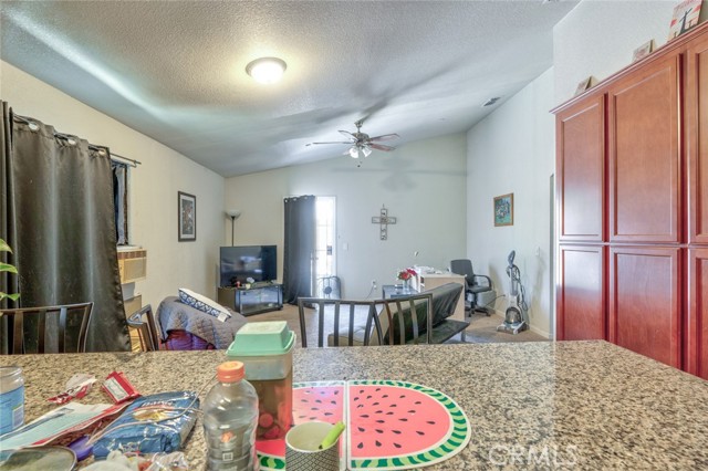 Detail Gallery Image 11 of 26 For 435 E San Pedro St, Merced,  CA 95341 - 5 Beds | 2 Baths