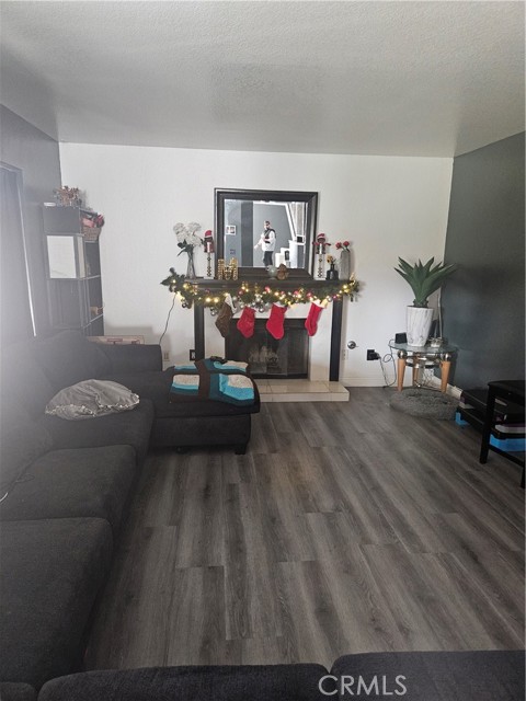 Detail Gallery Image 12 of 21 For 4311 Glenroy Ct, Jurupa Valley,  CA 92509 - 5 Beds | 3 Baths