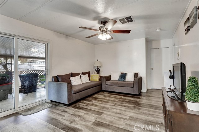 Detail Gallery Image 10 of 32 For 43434 Dessie Way, Hemet,  CA 92544 - 2 Beds | 2 Baths