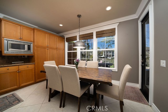 Detail Gallery Image 12 of 49 For 27050 Island Rd, Valencia,  CA 91355 - 5 Beds | 3 Baths