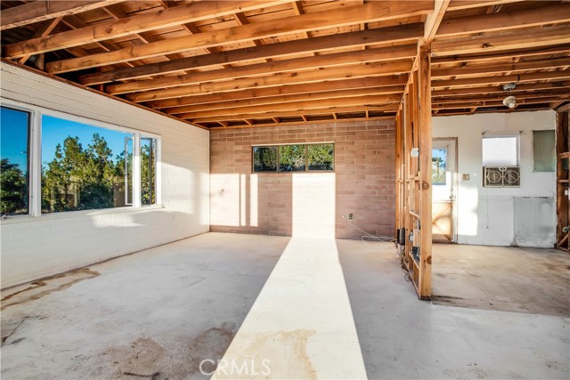 Detail Gallery Image 7 of 32 For 7985 Deer Trl, Yucca Valley,  CA 92284 - 2 Beds | 1 Baths