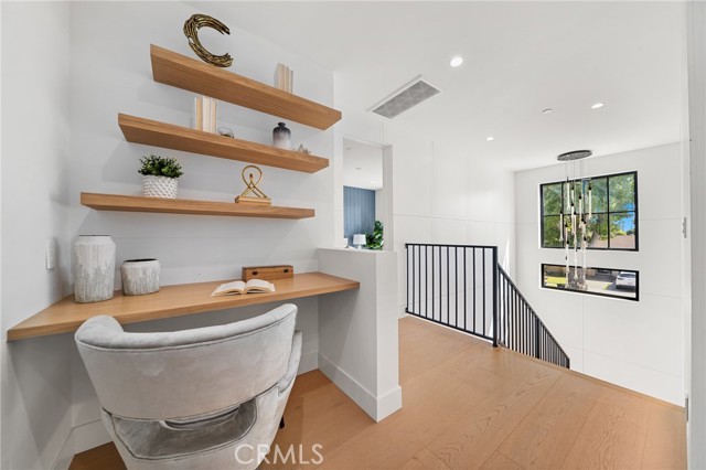5945 Hesperia Avenue, Encino CA: https://media.crmls.org/medias/f031b2a6-3af9-4cfd-9046-247ae0a7141d.jpg