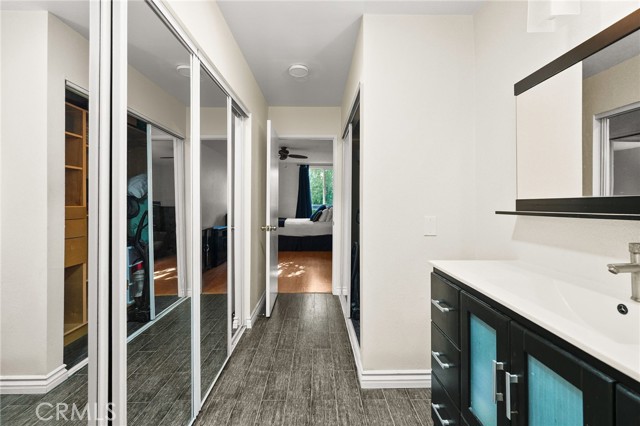 911 N Kings Road, West Hollywood CA: https://media.crmls.org/medias/f031d2d5-b468-4fdf-8431-6649f59e356b.jpg