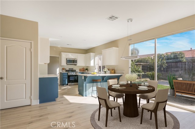 Detail Gallery Image 13 of 35 For 242 Spinnaker St, San Jacinto,  CA 92583 - 4 Beds | 3 Baths