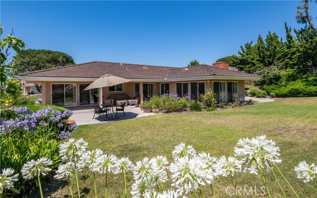 6966 Crest Road, Rancho Palos Verdes CA: https://media.crmls.org/medias/f032d070-f2cb-475e-92ac-004d96a66f86.jpg