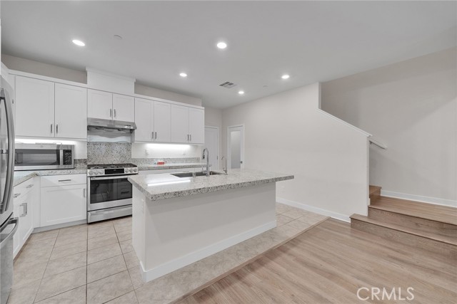 Detail Gallery Image 9 of 43 For 12128 Summer Ln, Whittier,  CA 90602 - 3 Beds | 3 Baths