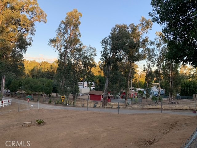 28480 Red Gum Drive, Lake Elsinore CA: https://media.crmls.org/medias/f0332d6d-9fdb-4a34-b2b3-84374cb9f587.jpg