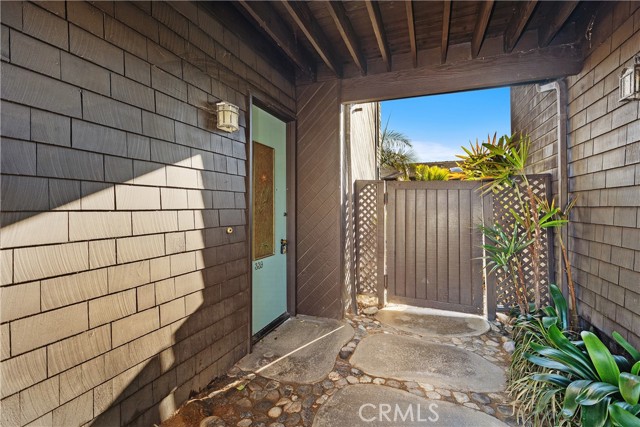 339 Cypress Drive, Laguna Beach CA: https://media.crmls.org/medias/f03333b3-c95d-46d6-9ef3-a56d7b4c1e25.jpg