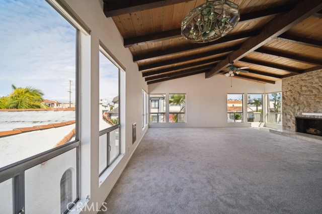 Detail Gallery Image 10 of 24 For 43 E Neapolitan Ln, Long Beach,  CA 90803 - 4 Beds | 2 Baths