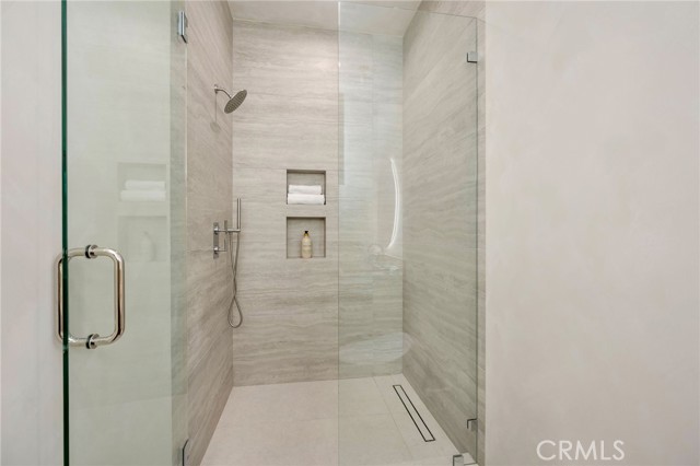 Detail Gallery Image 33 of 72 For 15447 Huston, Sherman Oaks,  CA 91403 - 5 Beds | 5/1 Baths