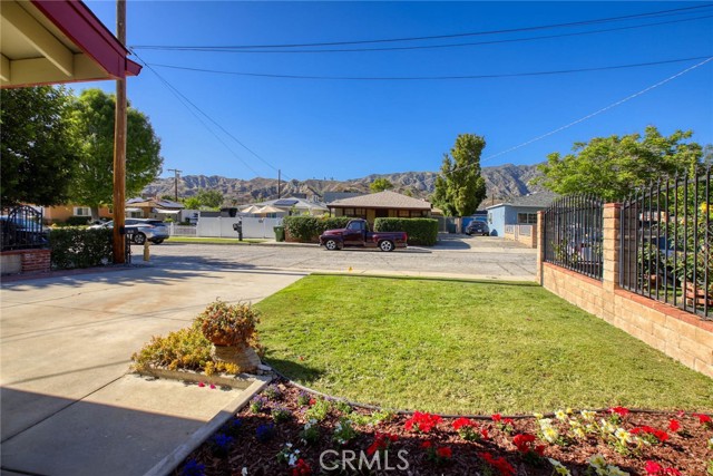 8630 Forsythe Street, Sunland CA: https://media.crmls.org/medias/f0353cc2-ce73-45ed-8fcf-3a0e9016a539.jpg