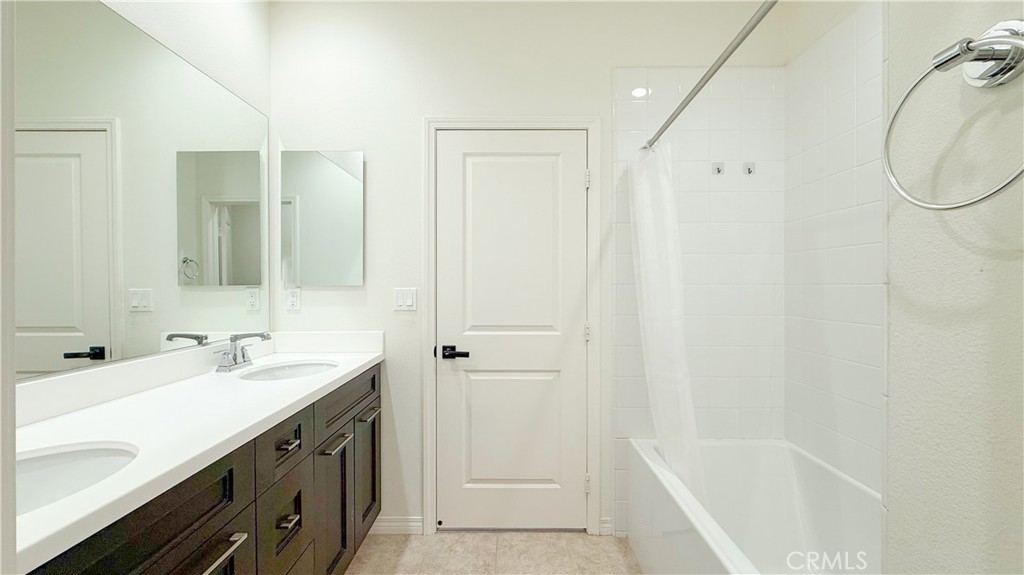 MLS #OC25272097 image #33